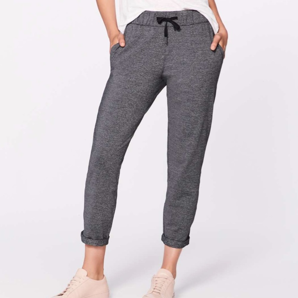 Lululemon jogger on the fly pant grey size 4